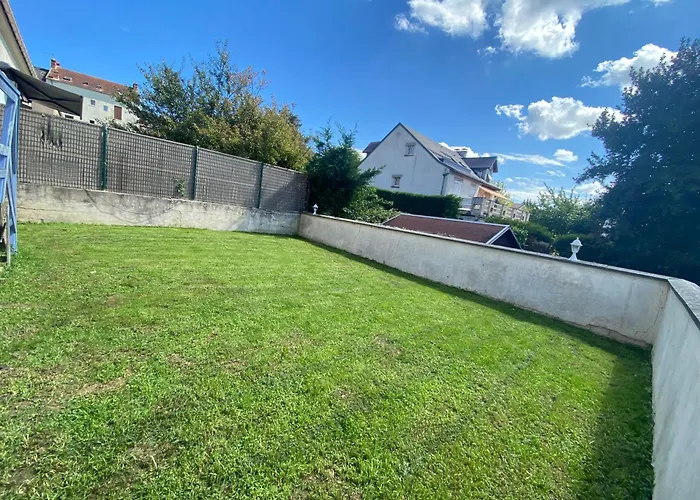 Maison Calme Et Spacieuse Pas De Fetes بيت للعطل